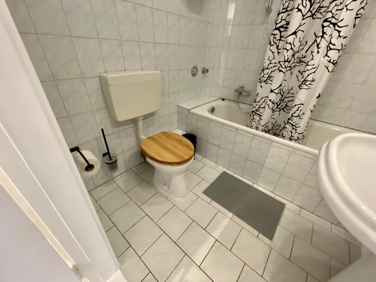 Purple Kitchen - Apartment Mit Grosser Wohnkueche Bremerhaven Ngoại thất bức ảnh